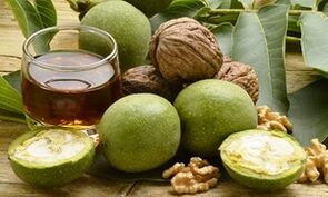 Infuzja orzecha włoskiego w celu usunięcia pasożytów z ciała